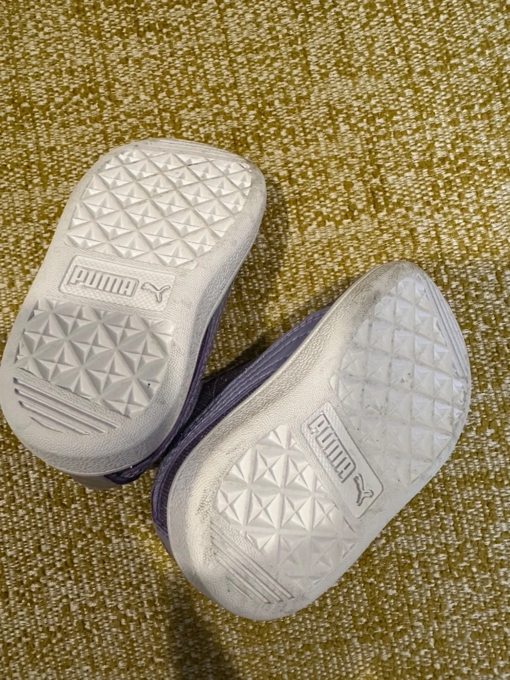[New without tags] Puma baby sneakers - Size 4C (baby), sparkly purple